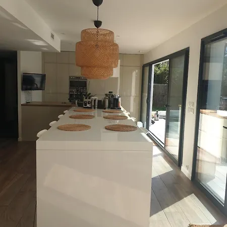 Architect-designed House In Bordeaux Вилла