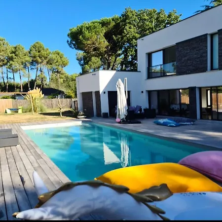 Architect-designed House In Bordeaux Вилла *