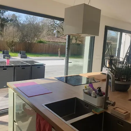 Вилла Architect-designed House In Bordeaux *